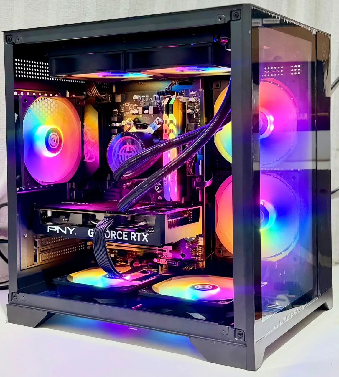 PC Gamer Ryzen 5 5600x + RTX 4060 + 16GB