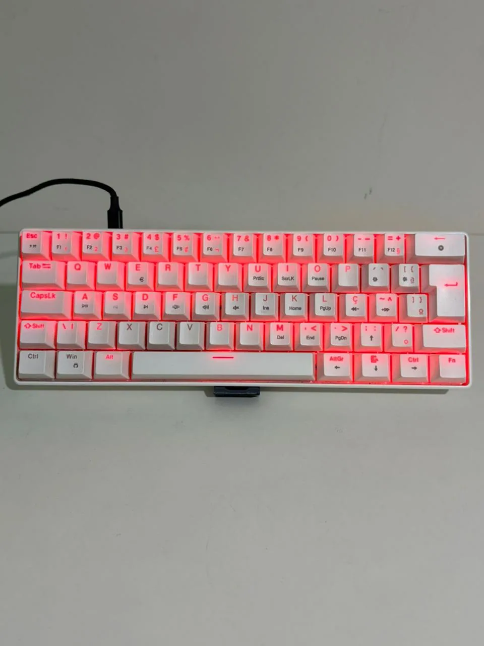 Teclado Hyrax HCK61-LED Switch Red